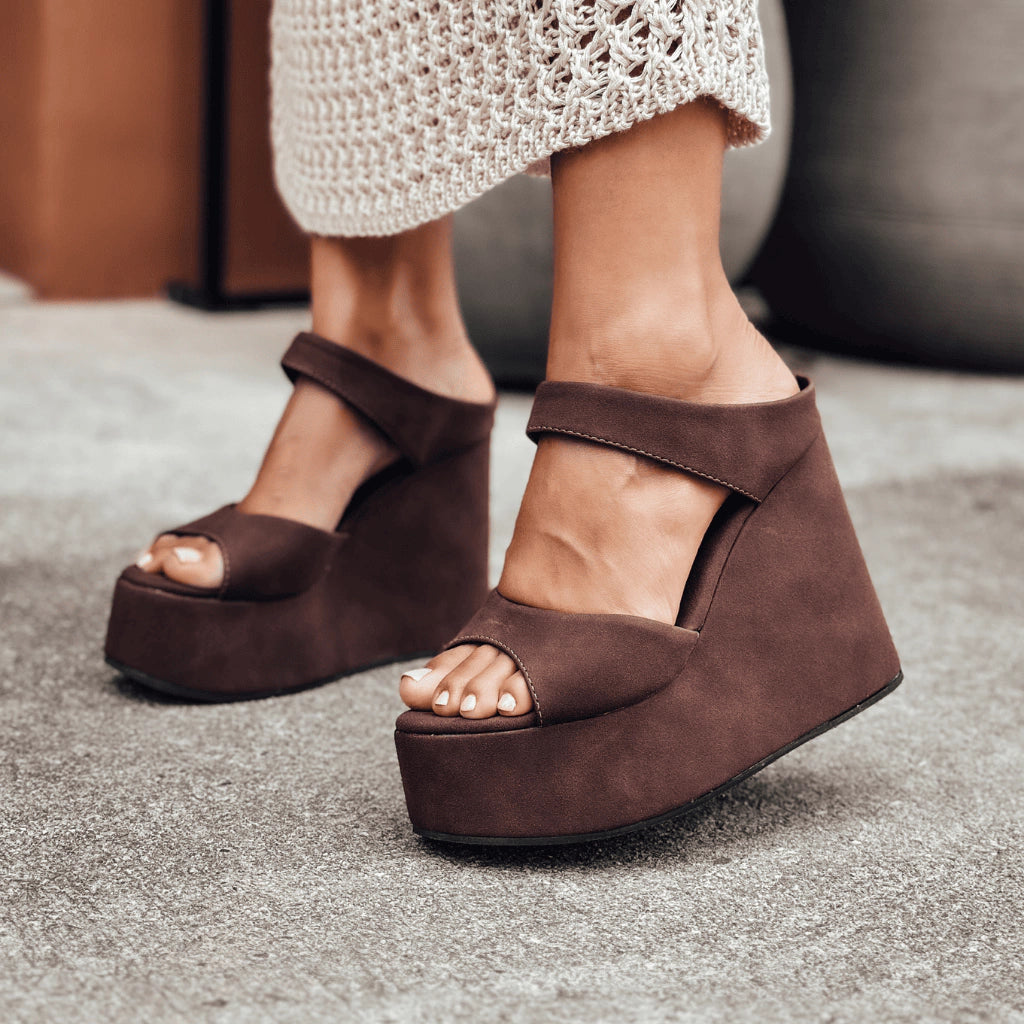 Tamanco Feminino de Camurça