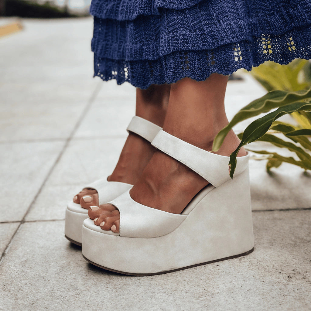 Tamanco Feminino de Camurça