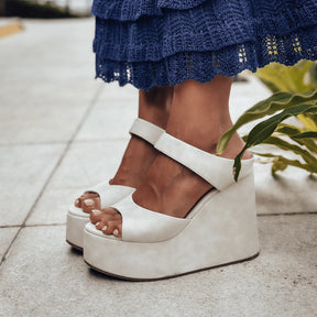 Tamanco Feminino de Camurça